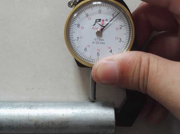 4分*1.2mm大棚管實(shí)際壁厚圖片