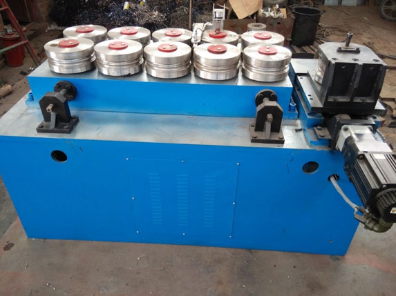 11輥大棚管彎管機(jī)圖片